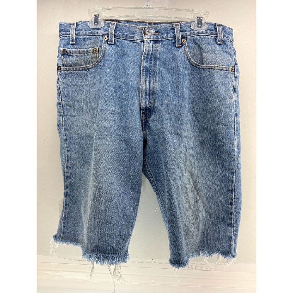 Vintage Levis Mens 550 Relaxed Fit Denim Shorts Light Wash Size 36x34 2001 Y2K
